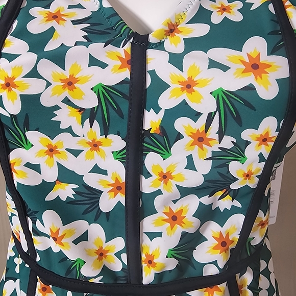 NWT XL Cupshe Green Floral One Piece Swimsuit - Picture 5 of 6